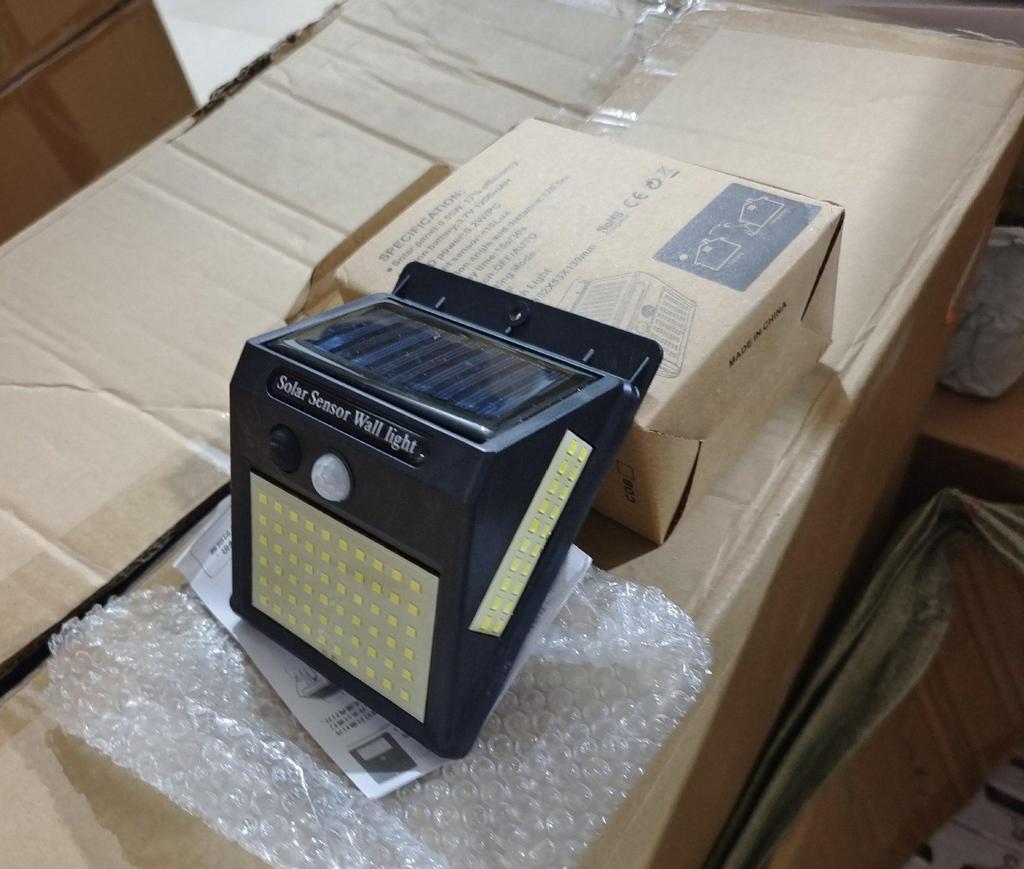 Solar Motion Sensor Wall Lamp with 30/20+5+5 LED for Outdoor Use In Courtyards, Villas, and Streets