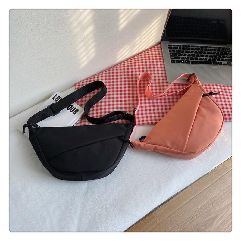 Fashion Underarm Bag Viral Shoulder Bag Women Minimalist Chic Crossbody Bag Versatile Instagram Bag