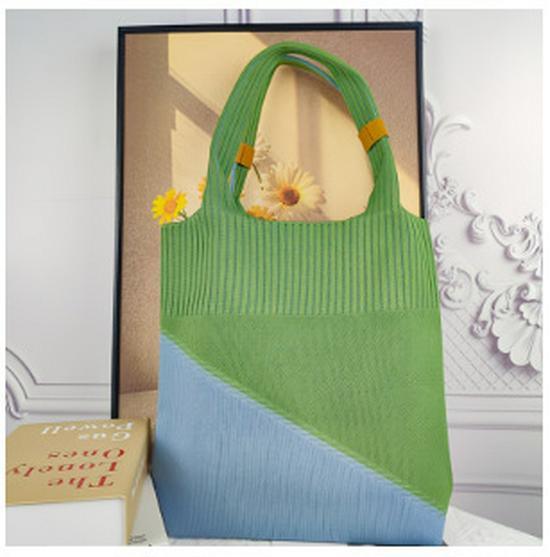 

Стильная плетеная сумочка: Большая вместительная женская сумка через плечо и запястье для повседневных путешествий светло-зеленый