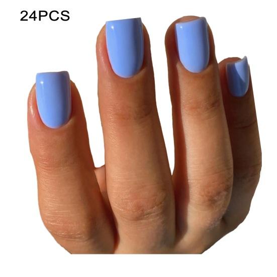 Čtvercové umělé nehty na dokonalých liniích Bezešvá kutikula Přirozeně vypadající Jemná nehtová lůžka Falešná