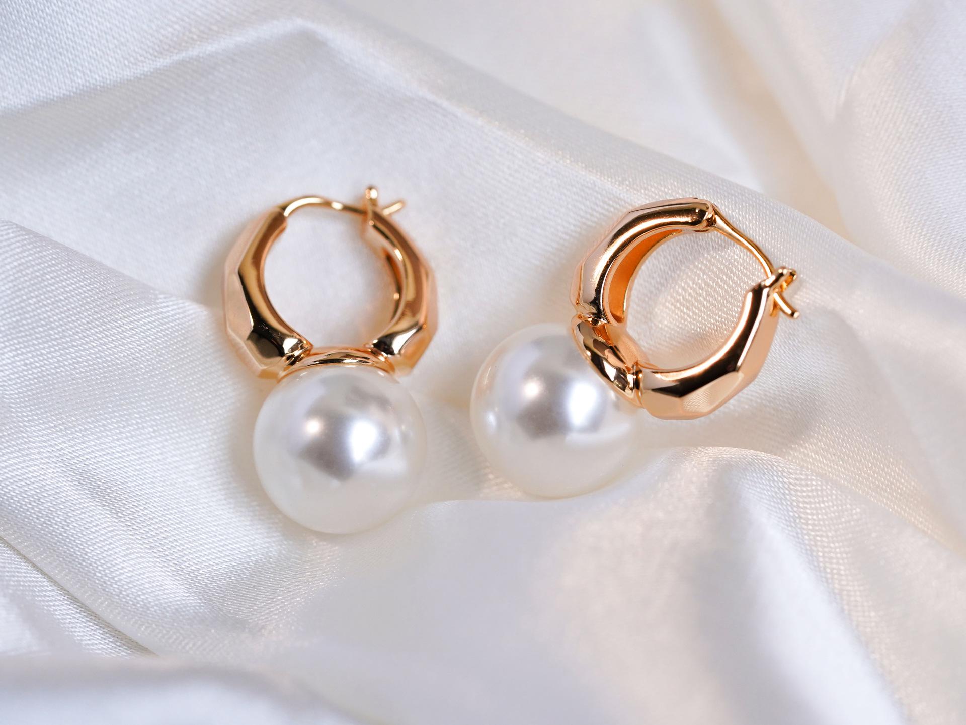 

Ювелирная акция: Серьги-пусеты Windsor Toffee Pearl, латунь серебро 925 пробы, покрытие золотом 18 карат