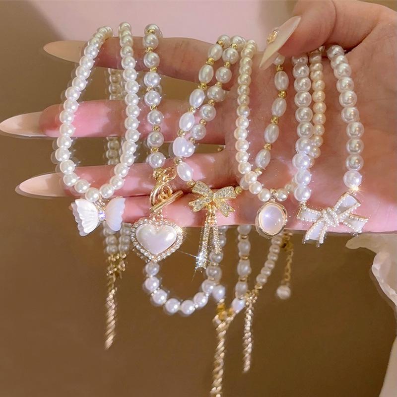 Luxury Korean Bucklo Pearl Necklace for Women: All-Match Love Pendant Clavicle Chain