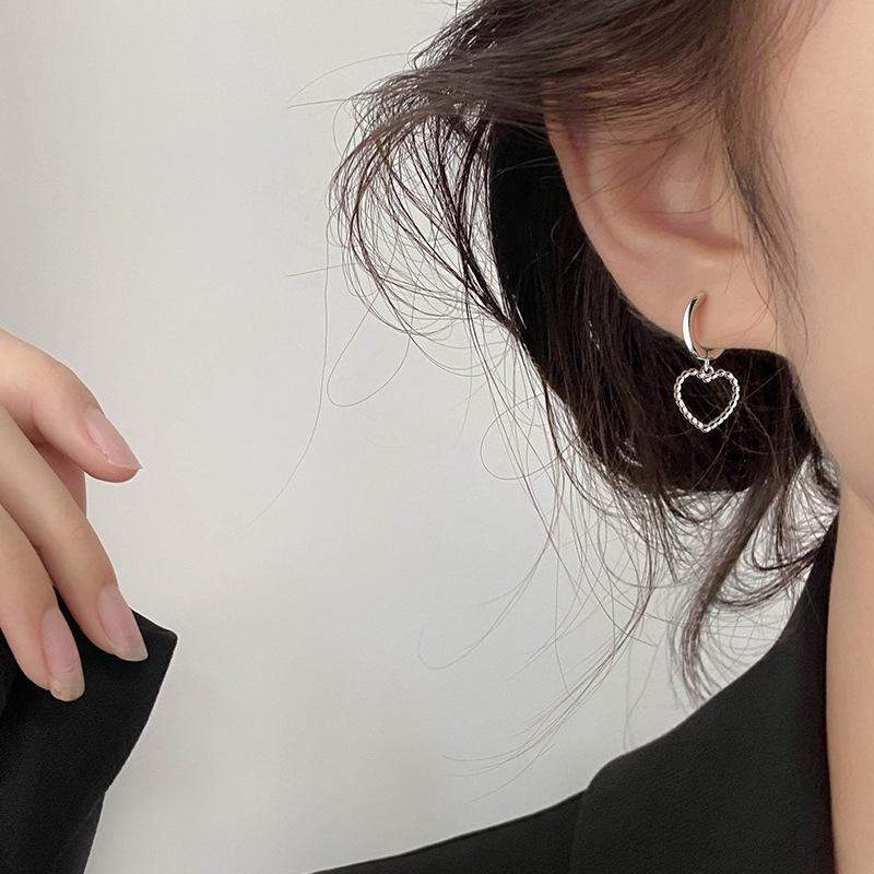 Asymmetrical Heart-Shaped Needle Earrings for Women: Retro Sweet Hollow Studs & Ear Cuffs