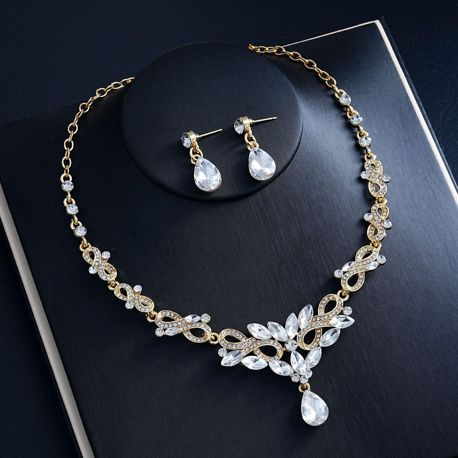 Роскошный Свадебный Набор Украшений из Хрустальных Страз: Элегантное Свадебное Ожерелье и Серьги