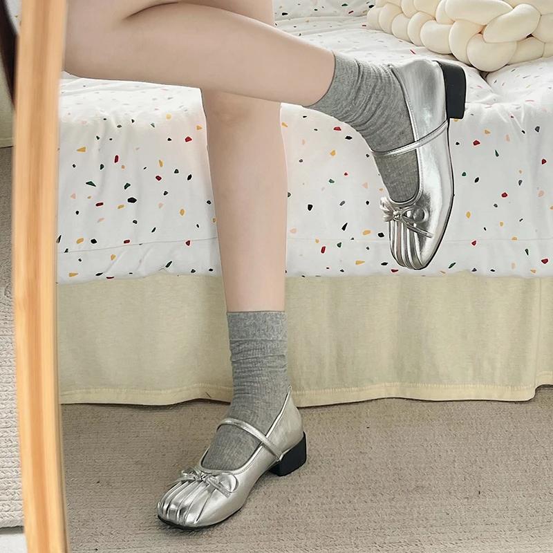 

Модная женская обувь Платформа Женская обувь Неглубокий вырез Модис Повседневные кроссовки Круглый носок Сабо Ретро Новое платье 2024 Лето Ле 39 серебряный