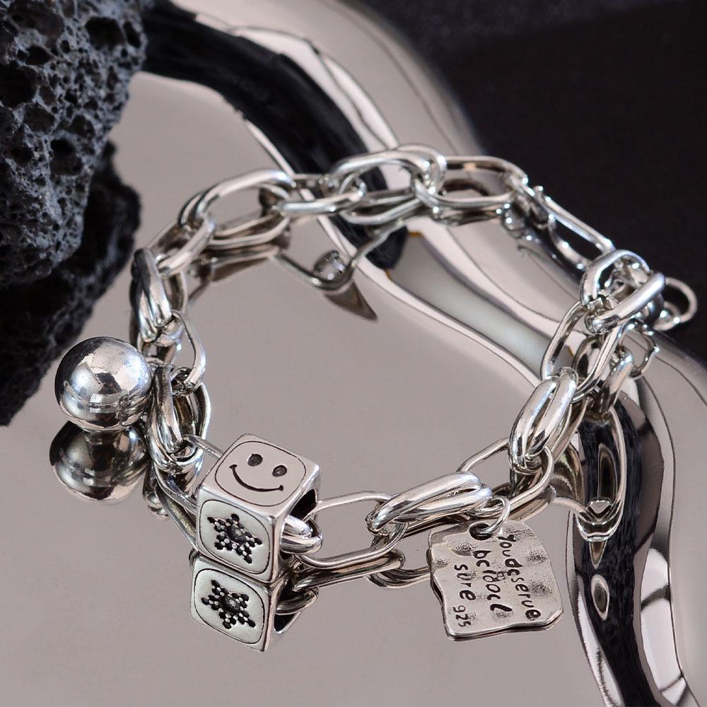 Fashionable Retro Bear Diamond Bracelet - Women's Unique High-End Charm