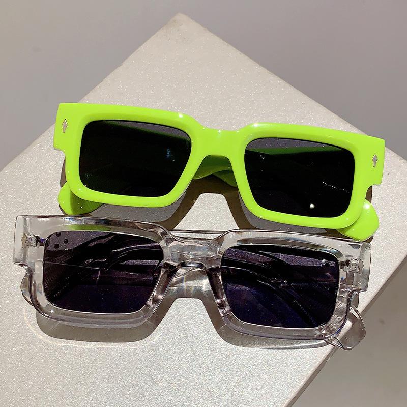Vintage Square Sunglasses Women Men Luxury Brand Designer Sun Glasses Punk Classic Rivet Shades Fashion Trendy