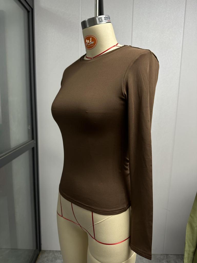 Trendy Women's Casual Long-Sleeve Solid Color Slim Pullover T-Shirts for Spring and Autumn.