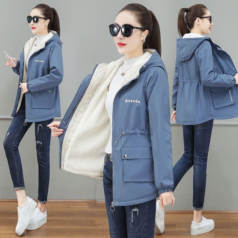 Modischer Damenmantel mit Kapuze aus Kunstpelz, Parka mit Reißverschluss im koreanischen Stil, neue Winteroberbekleidung aus dicker Baumwolle, schlankmachendes Design, Polyester, lässiger Stil