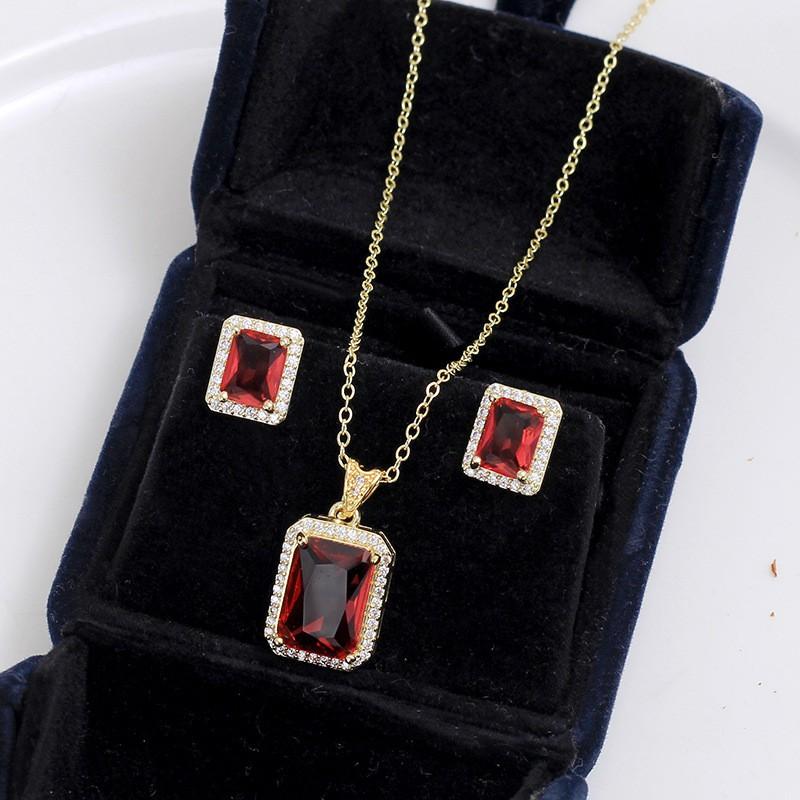 Elegant Zircon Lucky Clover Necklace Earring Set Women Light Luxury Geometric Pendant Jewelry Party Office Wear