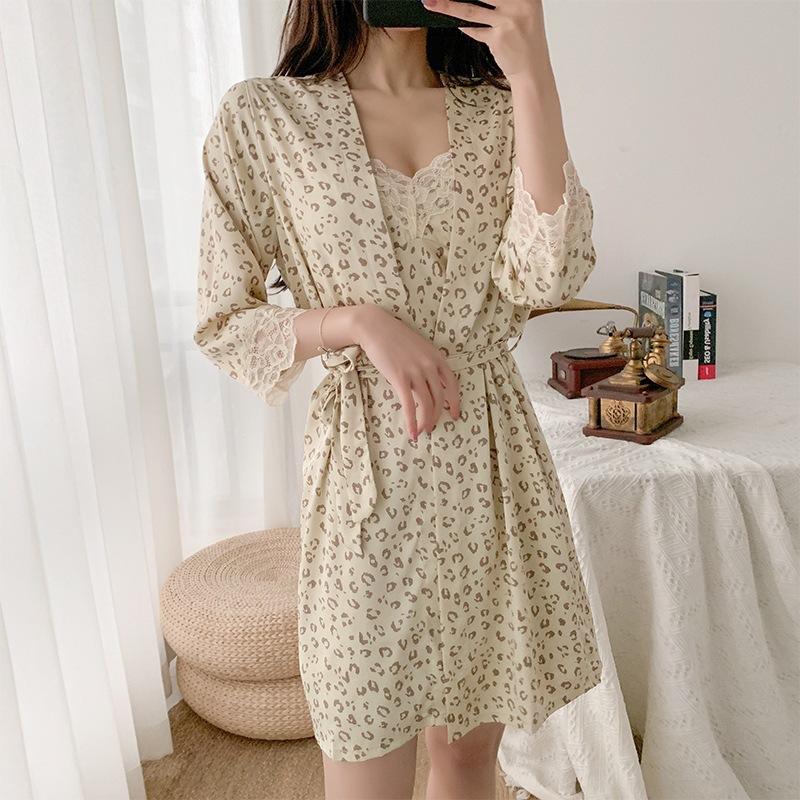 Sommer neue sexy Nachthemd rosa Leopardenmuster Nachthemd dünne Pyjamas Eis Seide Damen Loungewear kann draußen getragen werden