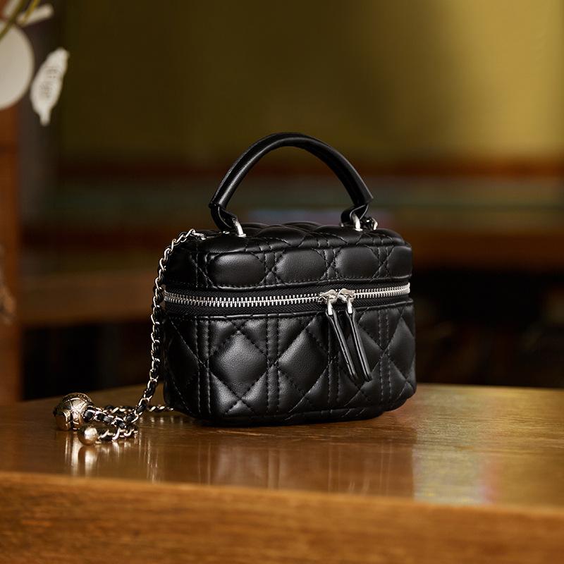 Qiao Lady Bag Autumn Winter Fashion New Single Shoulder Bag High-end Small Square Bag Versatile Niche Crossbody Genuine Leather Women's Bag