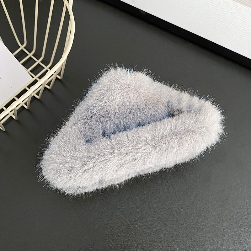 

Шикарный и элегантный плюшевый зажим для волос с мягким искусственным мехом для модных образов серый