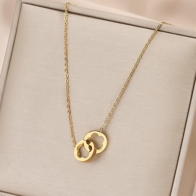 

Versatile Double-Circle Flower Pendant Clavicle Chain: Minimalist Titanium Steel Jewelry for Women