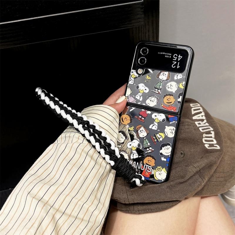 Cute cartoon Snoopy Make Up Mirror Folding Phone Case For Samsung ZFlip 3 4 5 6 ZFlip7 Funny girl's gift Snoopy Mirror Cover