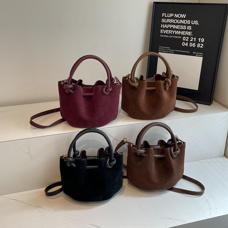 

2024 Autumn/Winter Retro Matte Suede Bucket Bag: Women s Versatile Crossbody Handbag