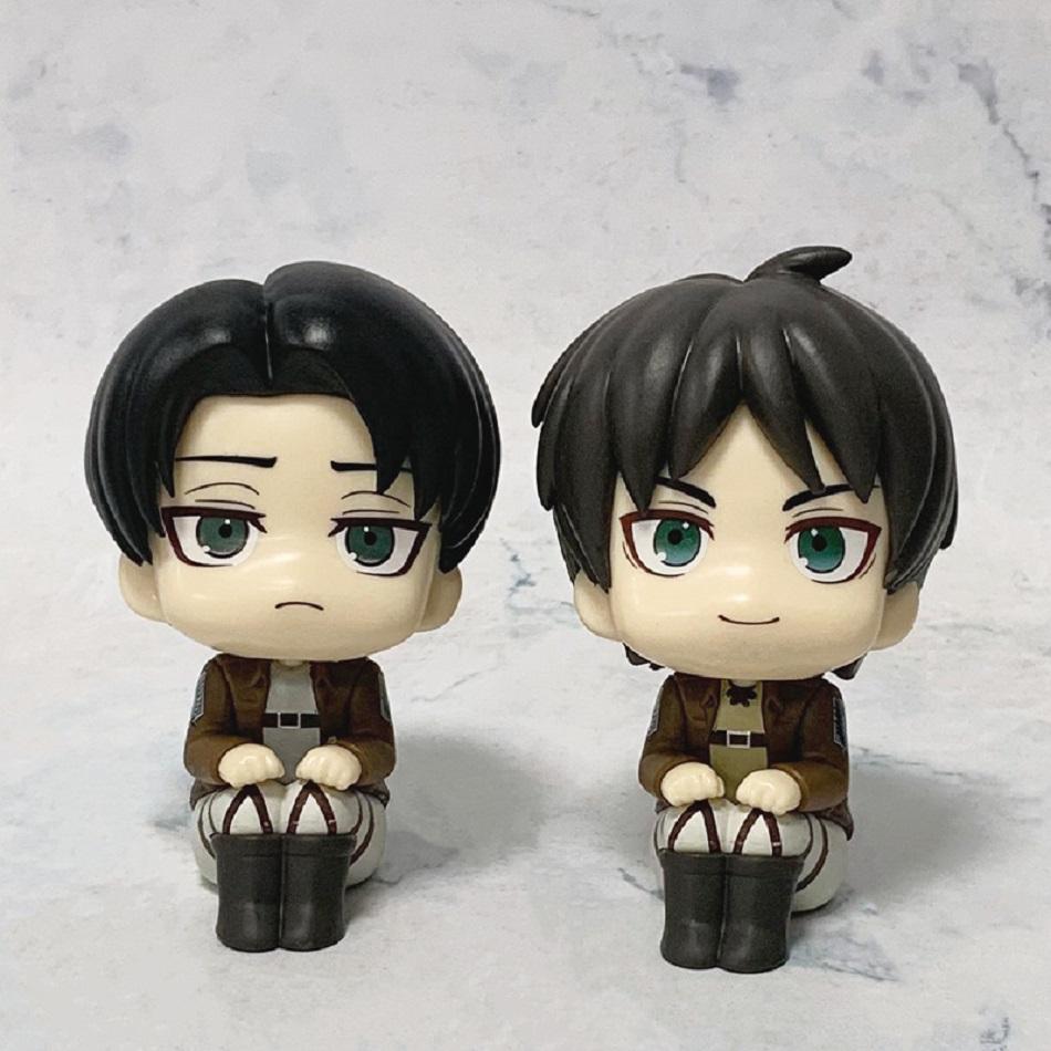 Figura Anime L'Attacco dei Giganti 10 cm Guarda in Alto Levi Ackerman / Eren Jaeger / Mikasa Carina Versione Q Statuetta in PVC Giocattolo da Collezione Modello