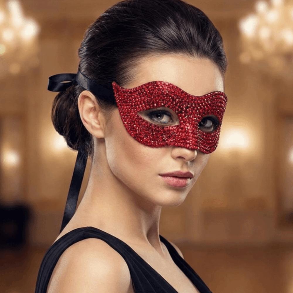 Plastic Halloween Rhinestone Mask Studded Design Masquerade Mask Luxury Half Face Mask Club