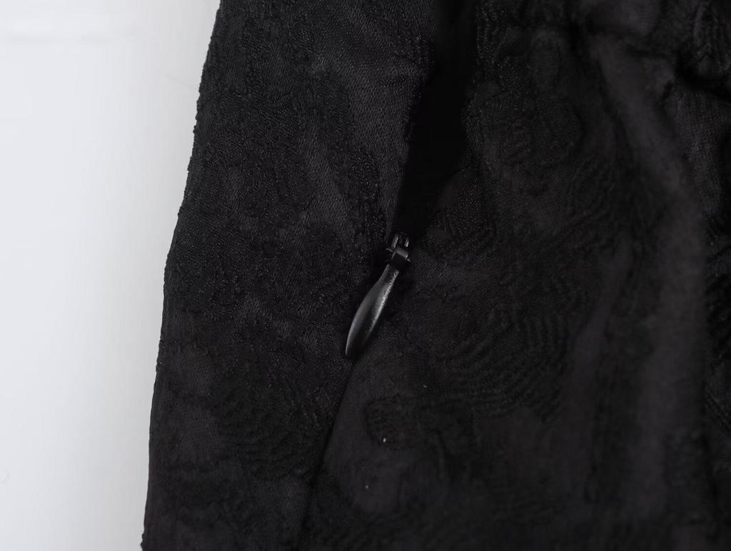 Spring 2025: Women's European & American Halterneck Layered Ruffle Dress