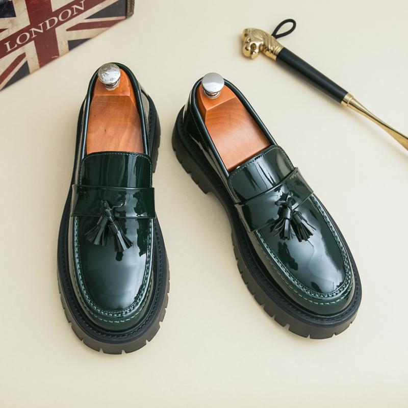 

Модные мужские удобные лоферы в британском стиле с круглым носком и толстой подошвой, увеличивающие рост, модный бренд, лакированная кожа, глянцевая кожаная обувь 46 зелёный