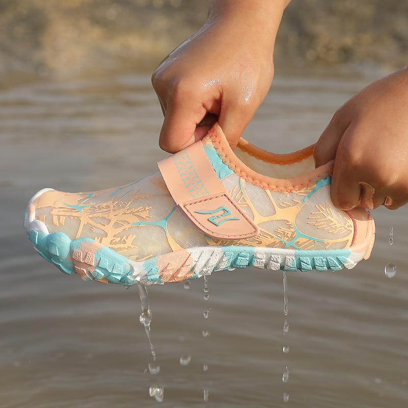 Child Wading Sneakers Sea Water Sports Shoes Light Aqua Shoes Kids Barefoot Wading Shoes Quick Dry Swimming Trainers