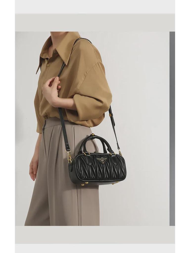 Elegant Women's Pleated Bowling Bag - Versatile, High-End Spring/Summer Handbag