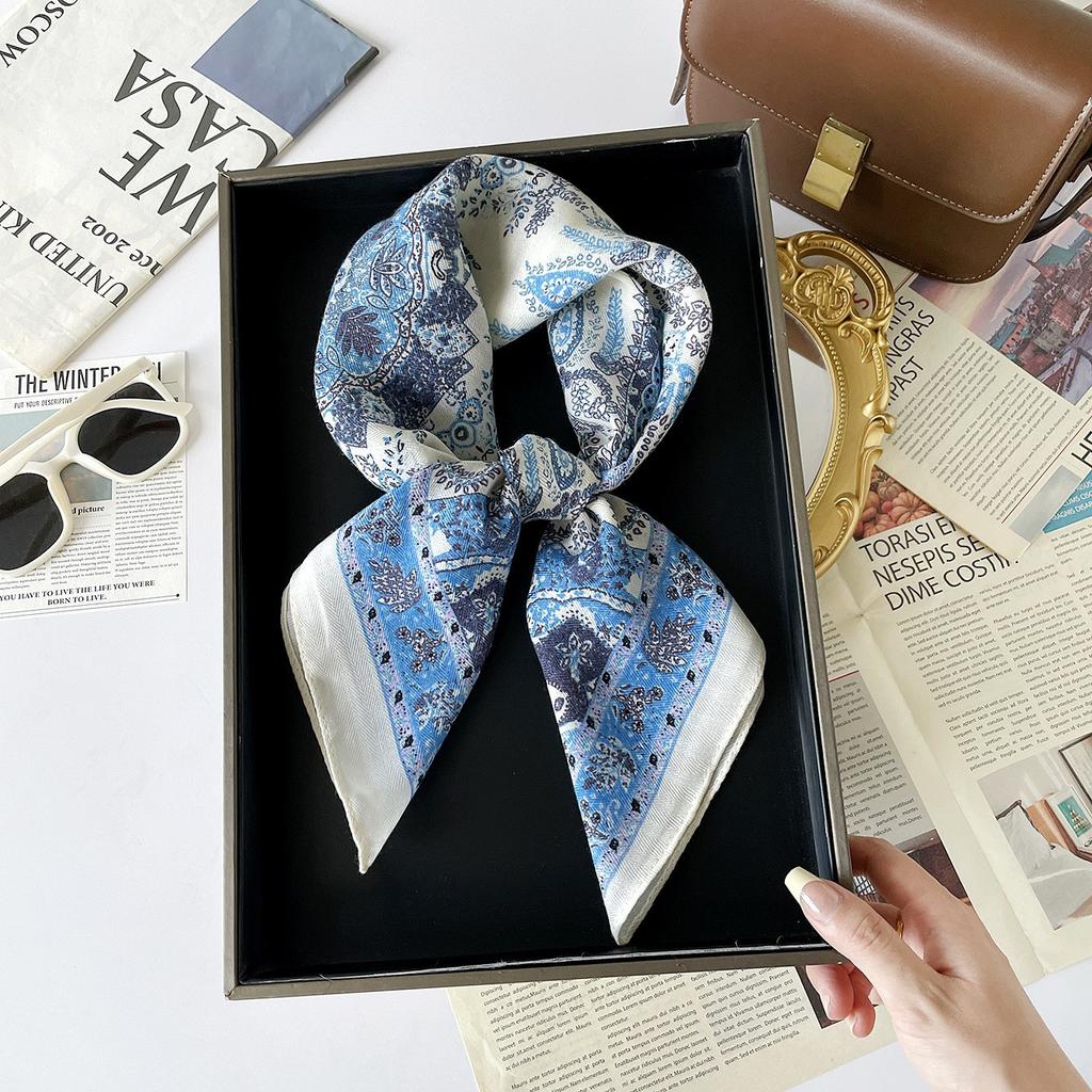 Autumn retro plaid small square scarf silk scarf women's 71 Korean version versatile scarf neck shirt decorative scarf women