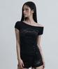 Aejeuyua Button Incision One-Shoulder Tee Black