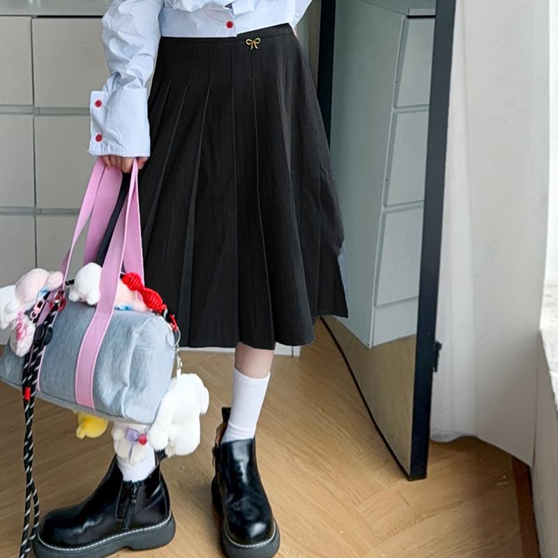 2025 Girls' Mid-Length Pleated Skirt with Bow & Metal Logo - Spring & Autumn Wear