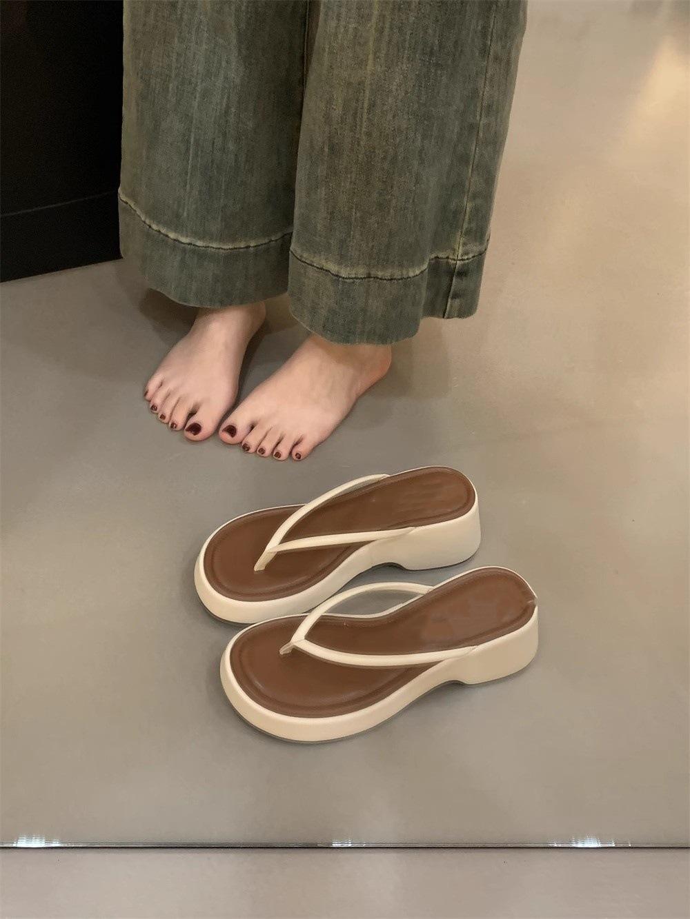 

Internet celebrity fashion trend toe flip-flops shoes women summer wear flat bottom thick bottom holiday leisure beach 35 бежевый