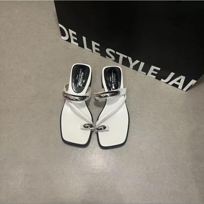 Fashion Niche Design Sense Thick Bottom Heightening One-word Slippers Women's Summer New Outer Wear with Skirt Cool Slippers