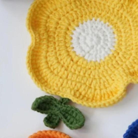 Crochet Flower Coasters, Handmade Knitted Heat Resistant Cup Mats Table Placemats, Decorative Crochet Doilies for Tabletop Protection, Cute Home Decor