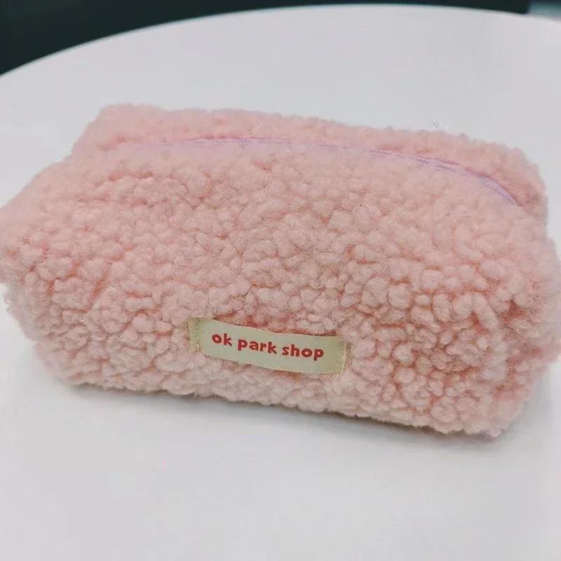 

Winter Milk Tea color Korean INS Lamb Fleece Makeup Bag Soft Comfortable Women Clutch Bag Cosmetic Organizer Girls Pencil Case рожевий
