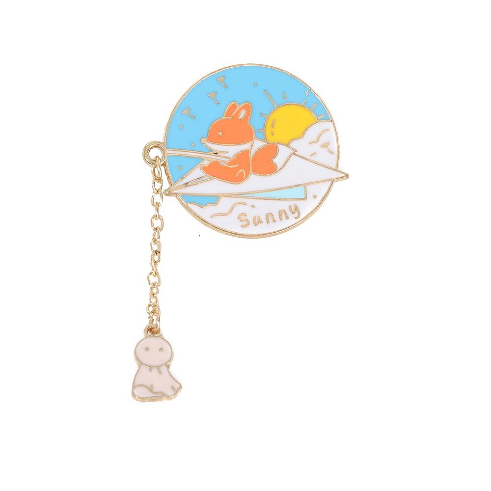 Creative Animal Fishing Food Chain Pins Cute Pretty Cat Rabbit Fox Polar Bear Hedgehog Enamel Brooches For Women Jewelry