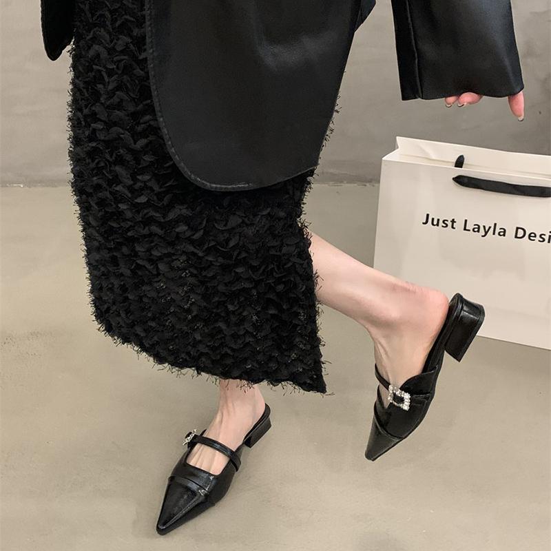 2025 Sommer Spiss Tå Kvinner Muels Tøfler Sko Mote Krystall Design Stil Lav Hæl Slides Sko