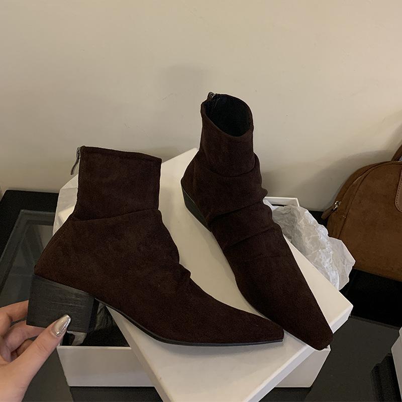 

2025 новые матовые замшевые полусапоги с французской сборкой, на толстом каблуке, модные, ретро, в западном стиле, короткие сапоги, задняя молния 39 коричневый