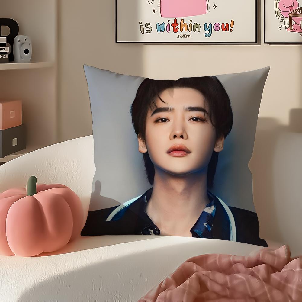 

Handsome Actor LLee Jong Suk Cushion Cover Pillowcase Short Plush Invisible zipper Room Sofa Cushion Cover 30X30cm