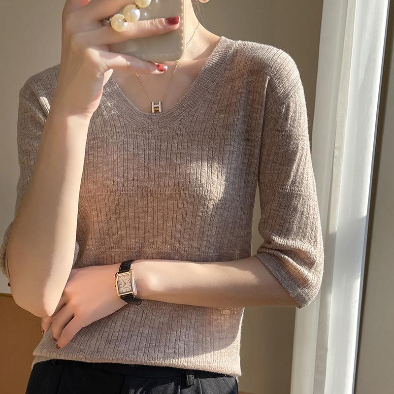 Women's Wool Knit Top, Loose Fit, 3/4 Sleeve, Crew Neck, Base Layer - Spring/Autumn 2023.
