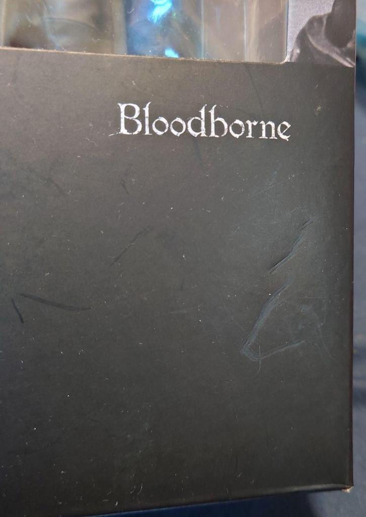 [USED] Figma Hunter - Opened, Base Missing