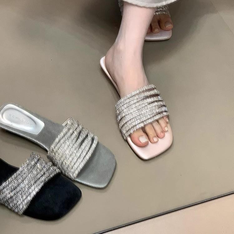 Fashion one-word slippers women's 2025 summer new outer wear lazy rhinestones with low heels open-toed sandals high sense