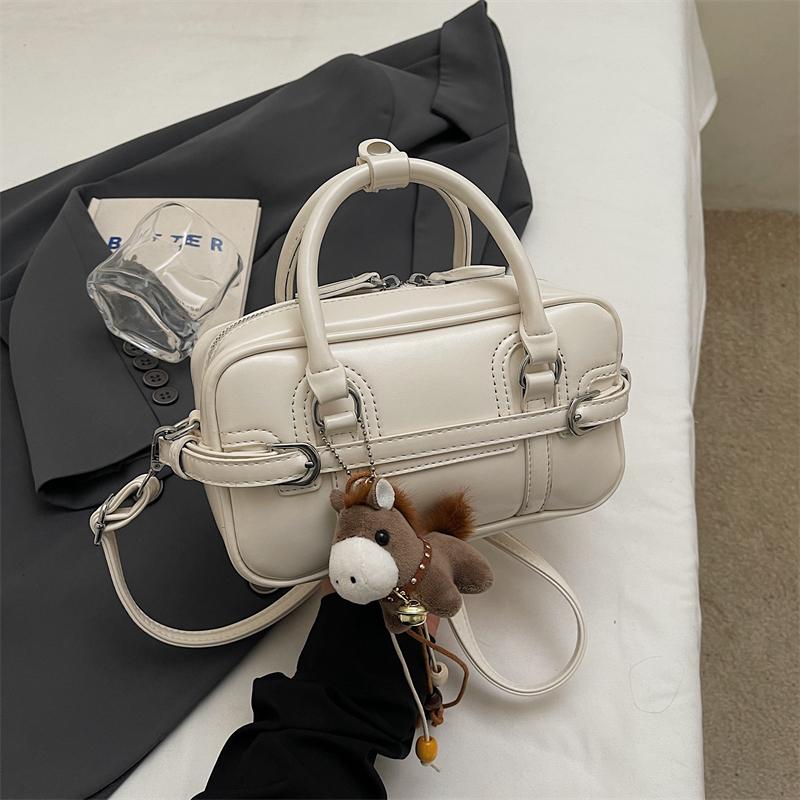 Fashionable Compact Square Handbag for Women Simple Shoulder Bag Crossbody Ideal for Commuting And Casual Use