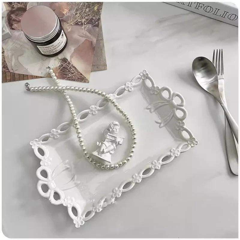 

Винтажная керамическая десертная тарелка Французская кружевная тарелка с прорезями Посуда для послеобеденного чая Креативные блюда Тарелка для фруктов, закусок, дим-самов 10.4 inch