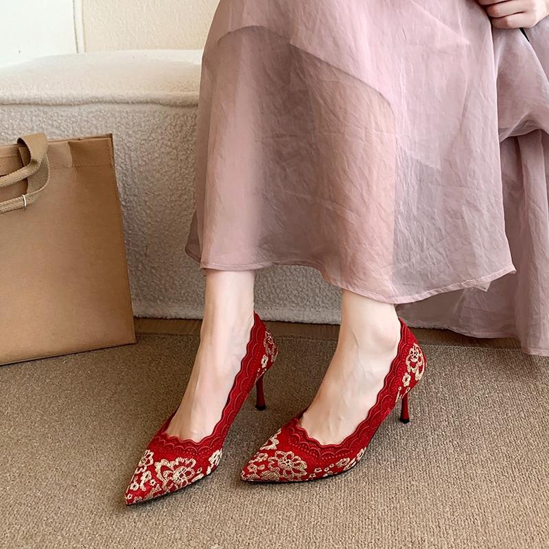 2026 New Bride Lace Stilettos High Heels Women Party Pointed Toe Mesh Shallow Pumps Luxury Design Leather Official Wedding Shoes