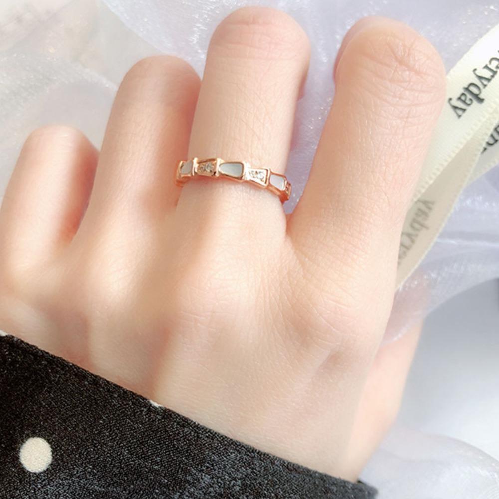 Vintage Luxury Snake Ring White Shell Inlaid Diamond Titanium Steel Fashionable Unique Jewelry