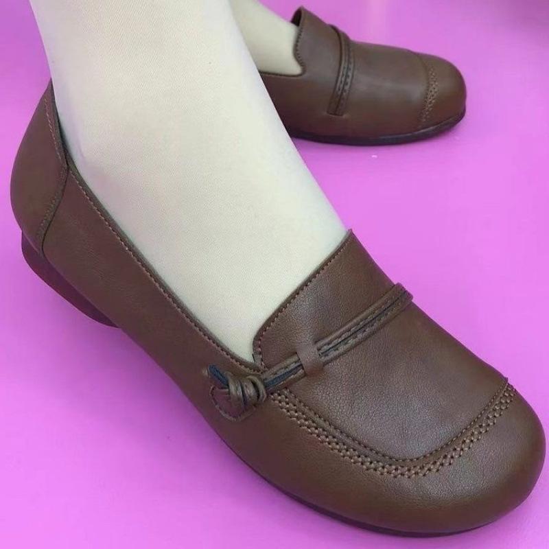 Comfortable Flat-bottomed Non-slip Wide-footed Leather Shoes 2025 New Autumn Soft Leather Soft-soled Middle-aged and Elderly Mother Shoes Leather Sing