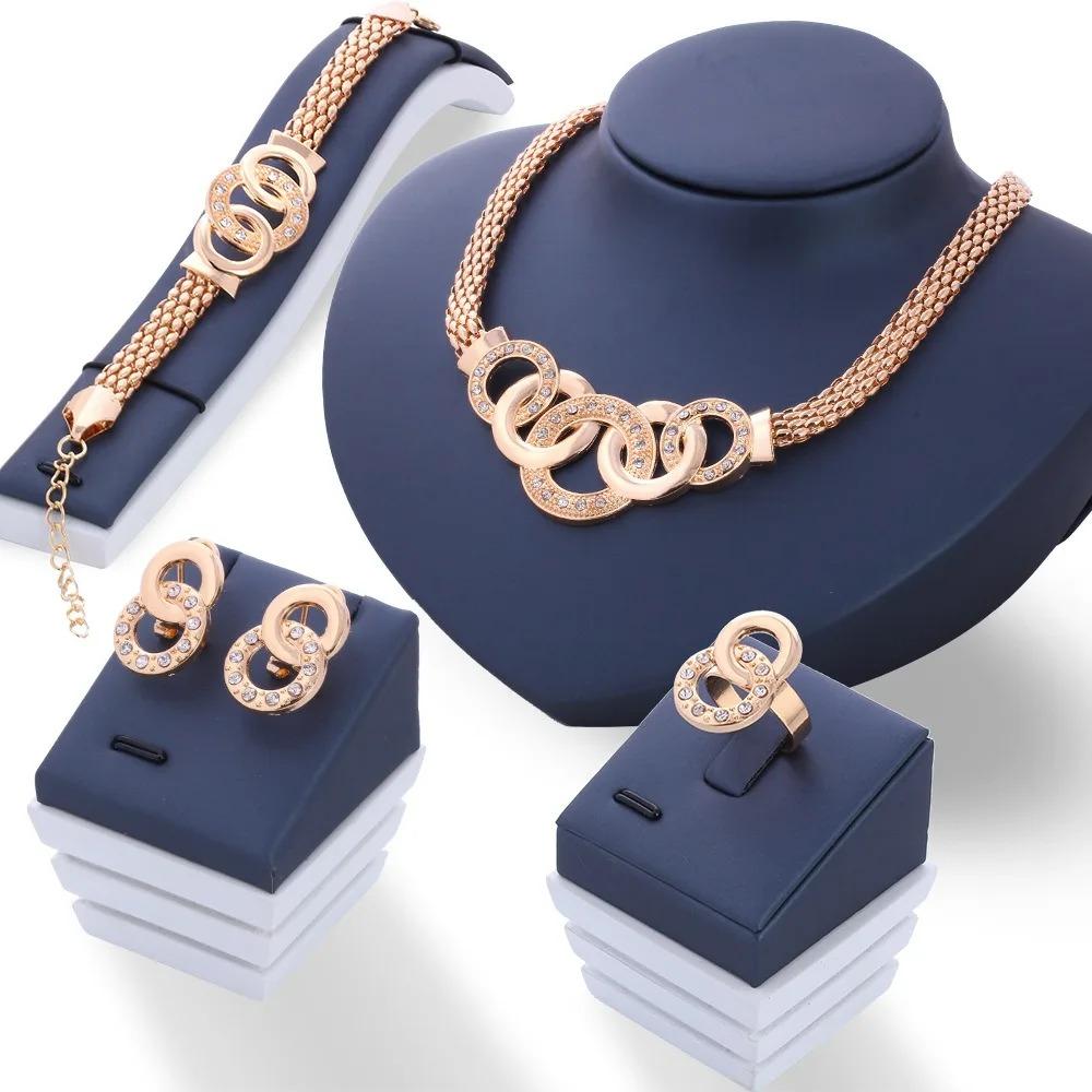 Set da 4 Pezzi Lusso Colore Oro Cerchio Geometrico Zircone Collana Orecchini Anello Bracciale per Donne Charme Matrimonio Sposa Set di Gioielli