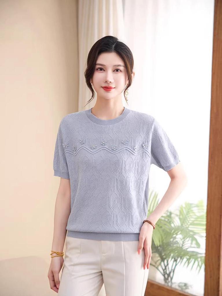Mom's Autumn 2026 Embroidered Long-Sleeve Knit Top for Middle-Aged and Elderly Women
