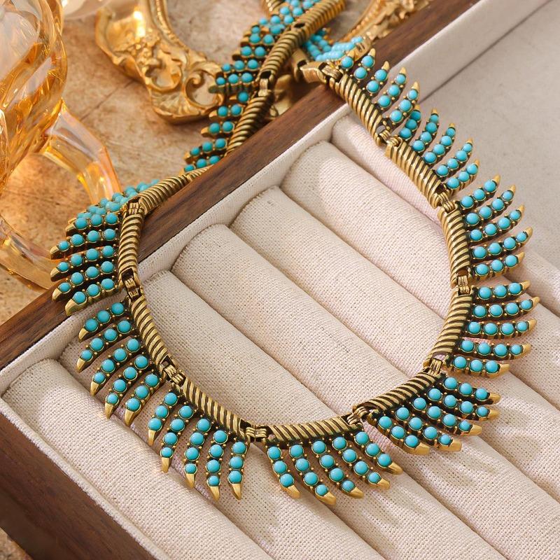 Medieval Vintage French Court Style Personalized Fishbone Bone Bone Bone Series Necklace Bracelet Stud Earrings Set