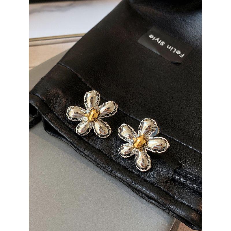 European and American Ins Style Silver Metal Flower Earrings for Women, Light Luxury Niche Unique Temperament Earrings, Super Popular Model in 2026