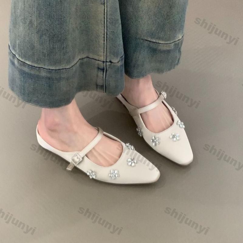 Women's Flats 2025 Summer New Fashion Rhinestone Flower Half Slippers Lightweight Comfortable Luxury Buckle Strap Casual Sandals
